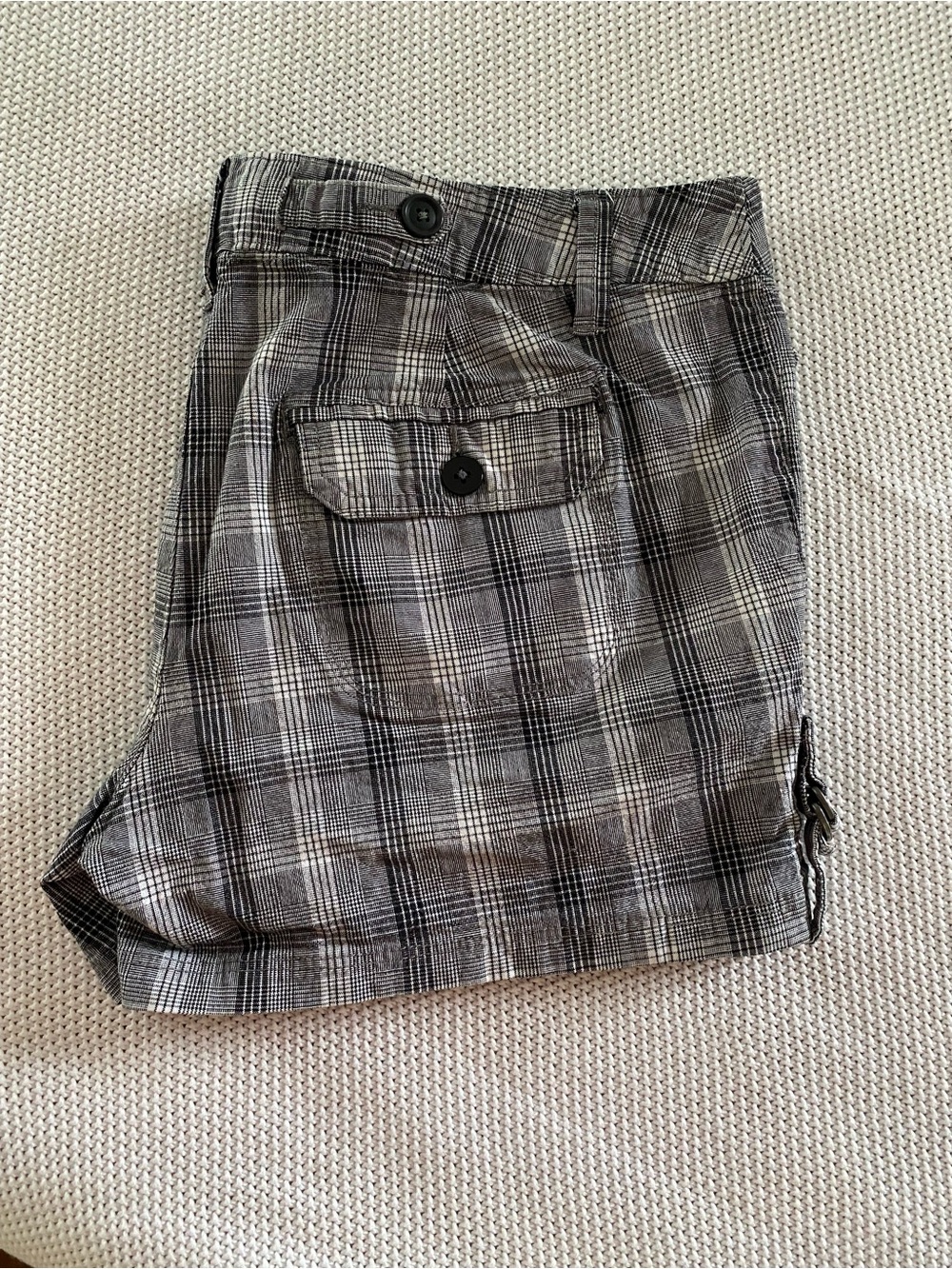 a.n.a Gray Plaid Utility Shorts Size 12 Cotton Stretch Buckle Tabs - Picture 8 of 13